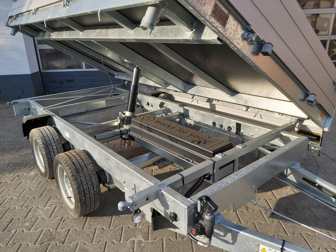 Saris Kipper K3 306 184 3500 2 E 306x184x30cm 3500kg silver Elektro NHP Stützen 13" 3500kg used - Remorque benne: photos 5 Saris Kipper K3 306 184 3500 2 E 306x184x30cm 3500kg silver Elektro NHP Stützen 13" 3500kg used - Remorque benne: photos 5