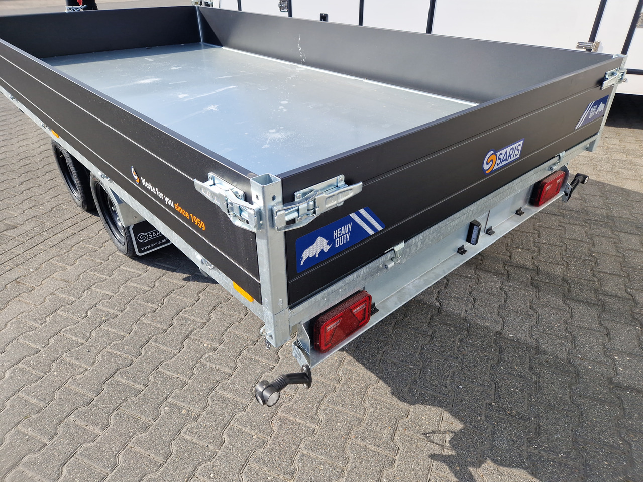 Saris Kipper K3 406 204 3500 2 HD E 406x204x35cm black Alu Auffahrrampen Stützen LED 3500kg - Remorque benne: photos 5 Saris Kipper K3 406 204 3500 2 HD E 406x204x35cm black Alu Auffahrrampen Stützen LED 3500kg - Remorque benne: photos 5