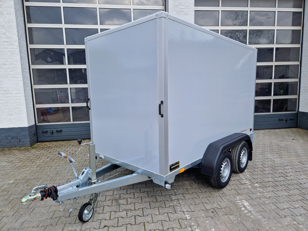 Saris Koffer GO 306 154 180 2000 2 306x154x180cm GFK grau (M) 2000kg Modell 2023 - Remorque fourgon: photos 2 Saris Koffer GO 306 154 180 2000 2 306x154x180cm GFK grau (M) 2000kg Modell 2023 - Remorque fourgon: photos 2