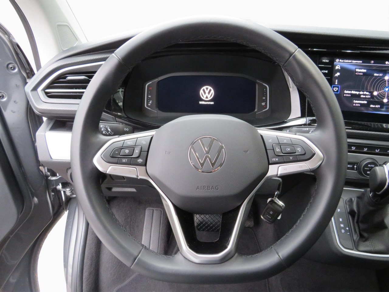 VOLKSWAGEN T6.1 Multivan Comfortline Edition Court Bluetooth - Voiture: photos 3 VOLKSWAGEN T6.1 Multivan Comfortline Edition Court Bluetooth - Voiture: photos 3