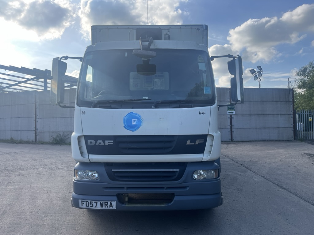 Daf 55LF 220 4x2 Box Van - Fourgon grand volume: photos 3 Daf 55LF 220 4x2 Box Van - Fourgon grand volume: photos 3