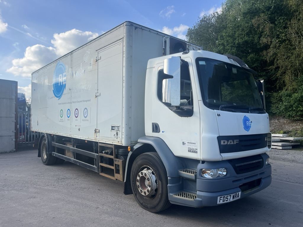 Daf 55LF 220 4x2 Box Van - Fourgon grand volume: photos 1 Daf 55LF 220 4x2 Box Van - Fourgon grand volume: photos 1