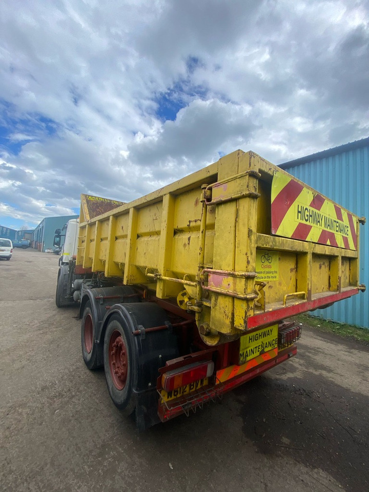 Scania 94D 260 6x2 Rigid - Camion benne: photos 3 Scania 94D 260 6x2 Rigid - Camion benne: photos 3