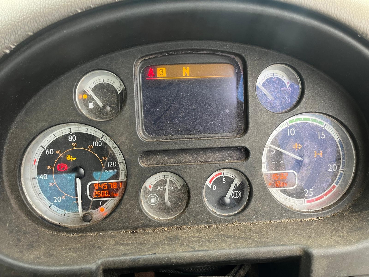 DAF 85 410 - Tracteur routier: photos 2 DAF 85 410 - Tracteur routier: photos 2