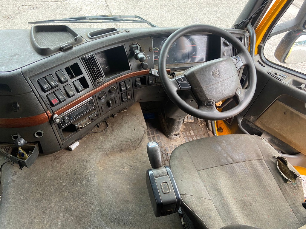 Remorqueuse Volvo FM9 340 6x2 Rigid: photos 8