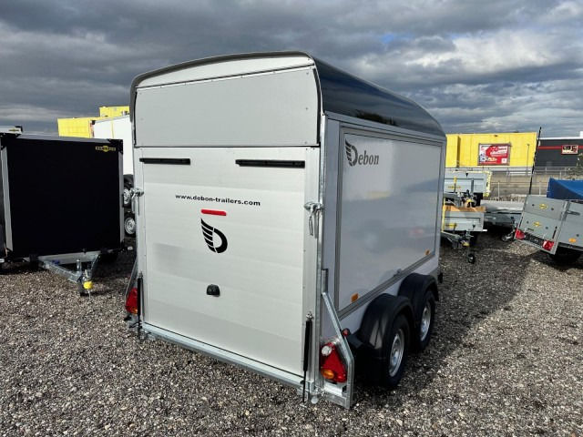 Cheval Liberte Debon Roadster 500 Sandwich Verkaufsklappe 2600 kg, 100 km/h, 320x167x200cm - Remorque fourgon: photos 5 Cheval Liberte Debon Roadster 500 Sandwich Verkaufsklappe 2600 kg, 100 km/h, 320x167x200cm - Remorque fourgon: photos 5