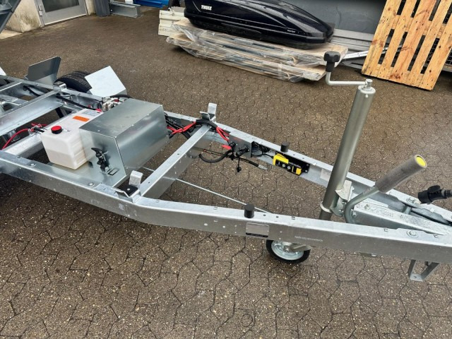 Humbaur HUK 182715 Heckkipper 1,8 t. E-Pumpe, 2680 x 1500 x 300mm - Remorque benne: photos 5 Humbaur HUK 182715 Heckkipper 1,8 t. E-Pumpe, 2680 x 1500 x 300mm - Remorque benne: photos 5