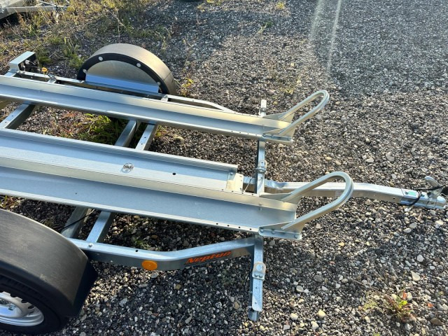 Neptun Motorradanhänger GN064, N6-220 pm2, 100 km/h 0,75 t. 2250 x 1300 x 31 mm - Remorque pour moto: photos 2 Neptun Motorradanhänger GN064, N6-220 pm2, 100 km/h 0,75 t. 2250 x 1300 x 31 mm - Remorque pour moto: photos 2