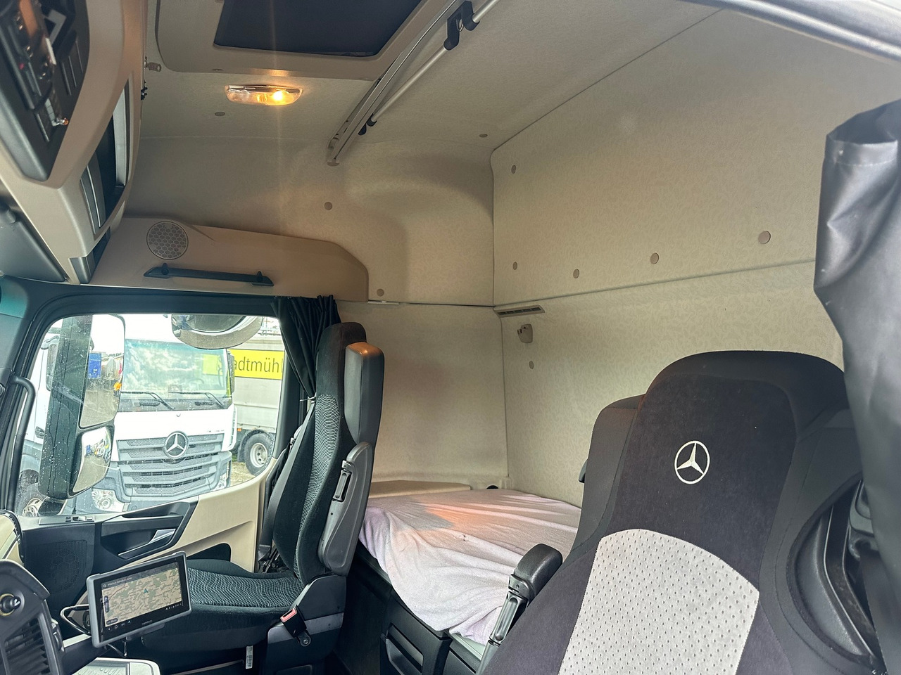 MERCEDES-BENZ actros 18.42 4x2 Gas-Kühlfahrzeug - Camion frigorifique: photos 5 MERCEDES-BENZ actros 18.42 4x2 Gas-Kühlfahrzeug - Camion frigorifique: photos 5