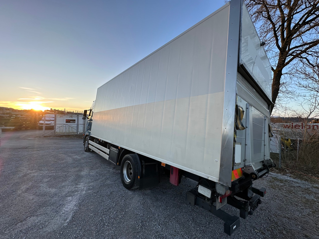 VOLVO FH 400 4x2 Kühler - Camion frigorifique: photos 3 VOLVO FH 400 4x2 Kühler - Camion frigorifique: photos 3
