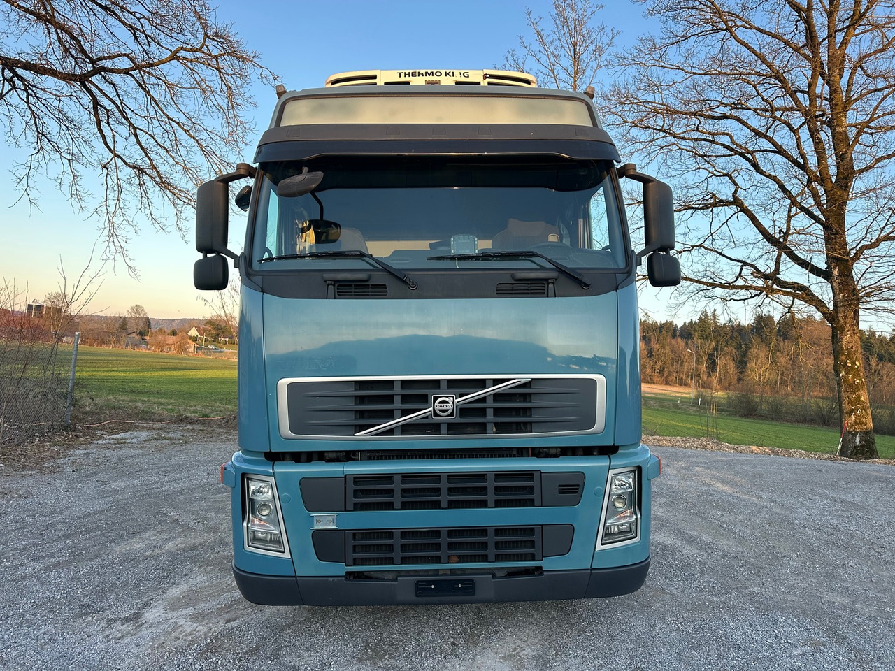 VOLVO FH 400 4x2 Kühler - Camion frigorifique: photos 5 VOLVO FH 400 4x2 Kühler - Camion frigorifique: photos 5