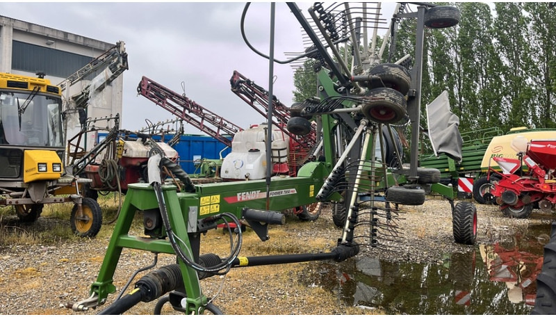 Fendt Former 7850 Pro - Faneuse: photos 1 Fendt Former 7850 Pro - Faneuse: photos 1