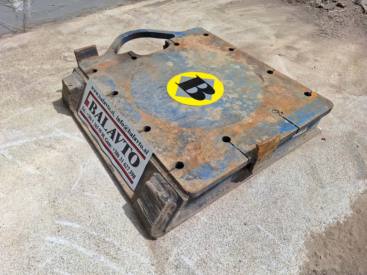 Attachment plate - Attache rapide: photos 3 Attachment plate - Attache rapide: photos 3