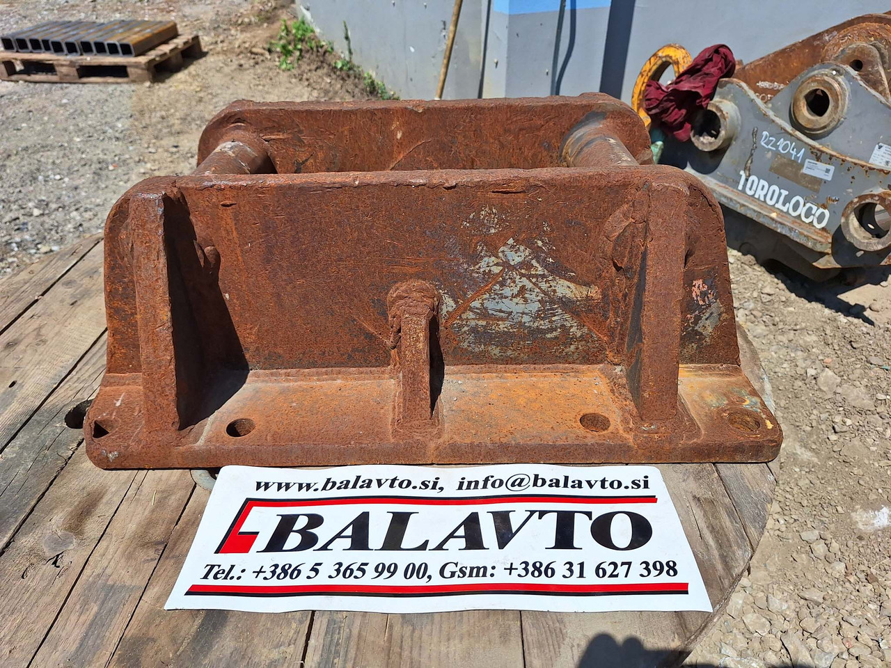 Attachment plate - Attache rapide pour Engins de chantier: photos 2 Attachment plate - Attache rapide pour Engins de chantier: photos 2