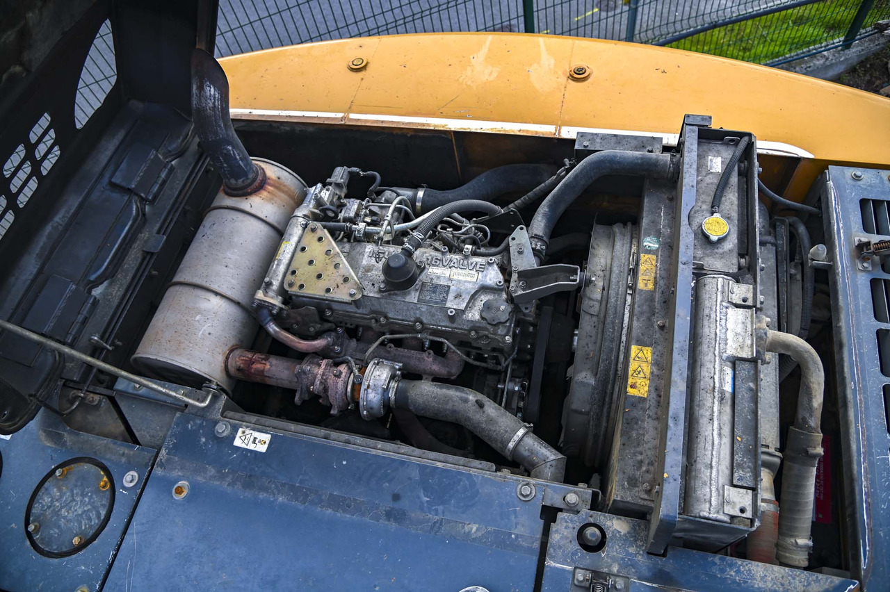 CASE CX240B - crédit-bail CASE CX240B: photos 43