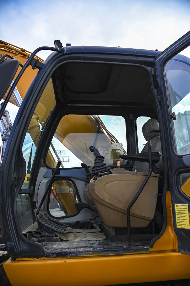 CASE CX240B - crédit-bail CASE CX240B: photos 36