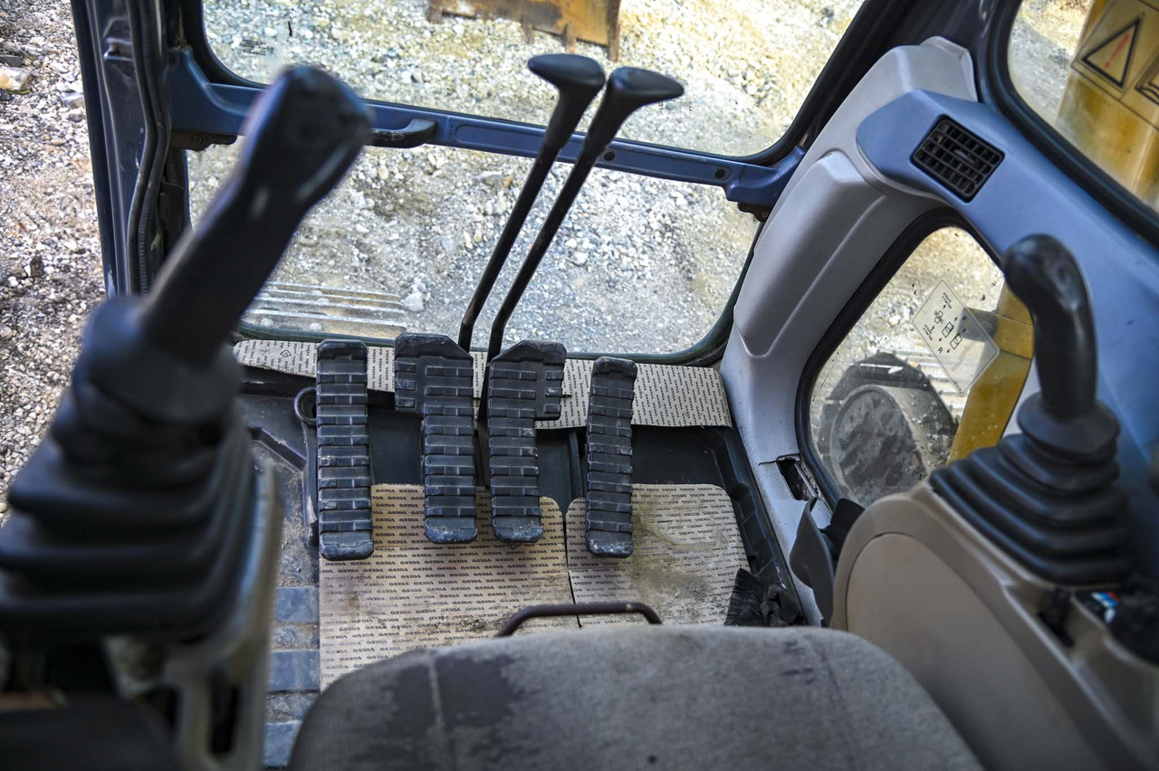 CASE CX240B - crédit-bail CASE CX240B: photos 39