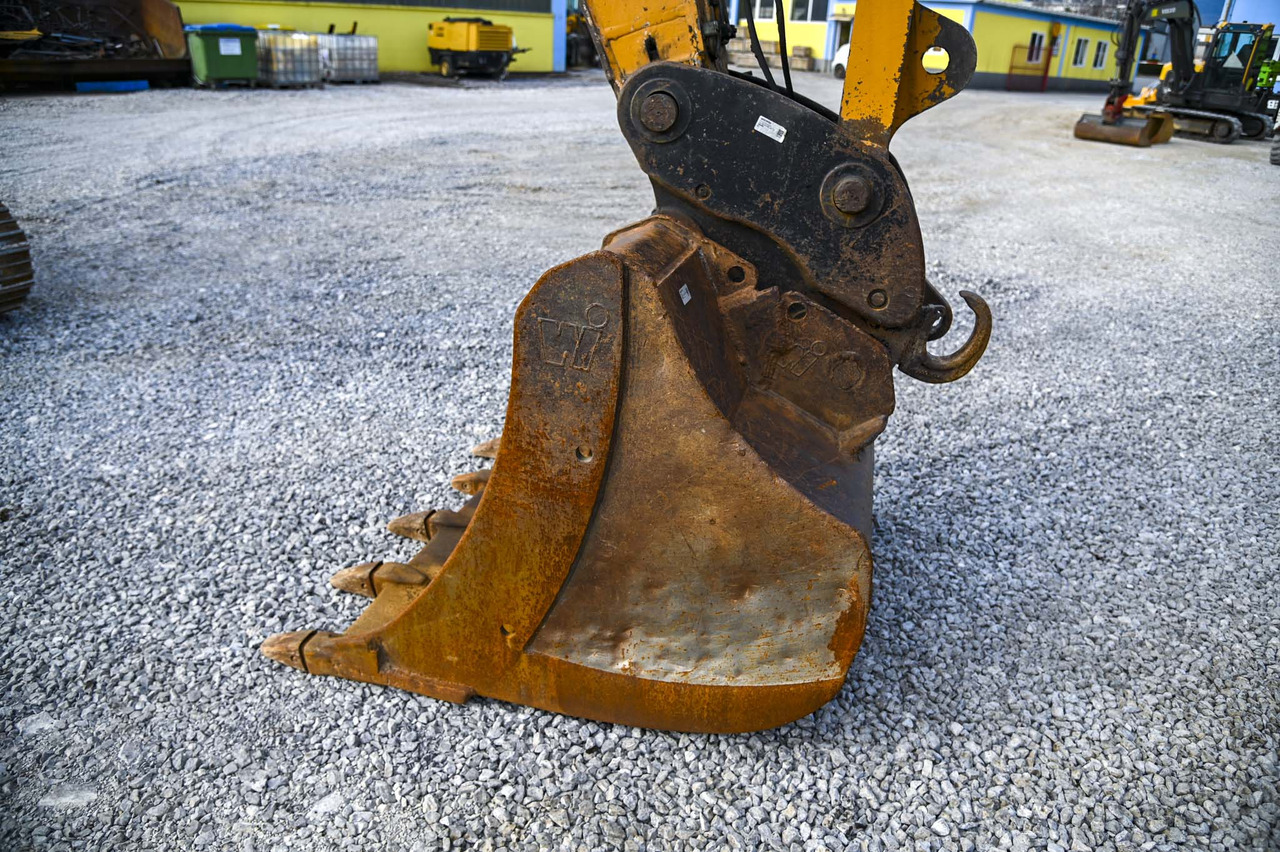 CASE CX240B - crédit-bail CASE CX240B: photos 16