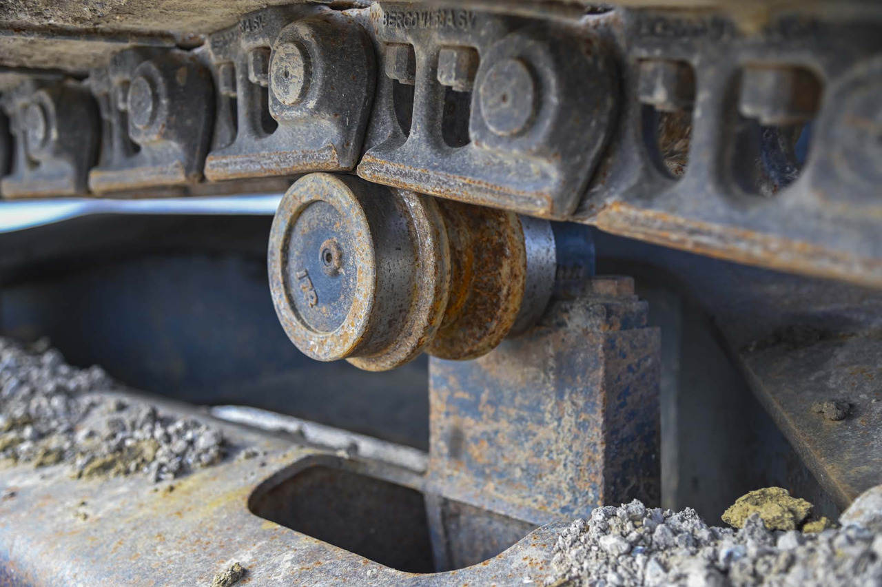 CASE CX240B - crédit-bail CASE CX240B: photos 24