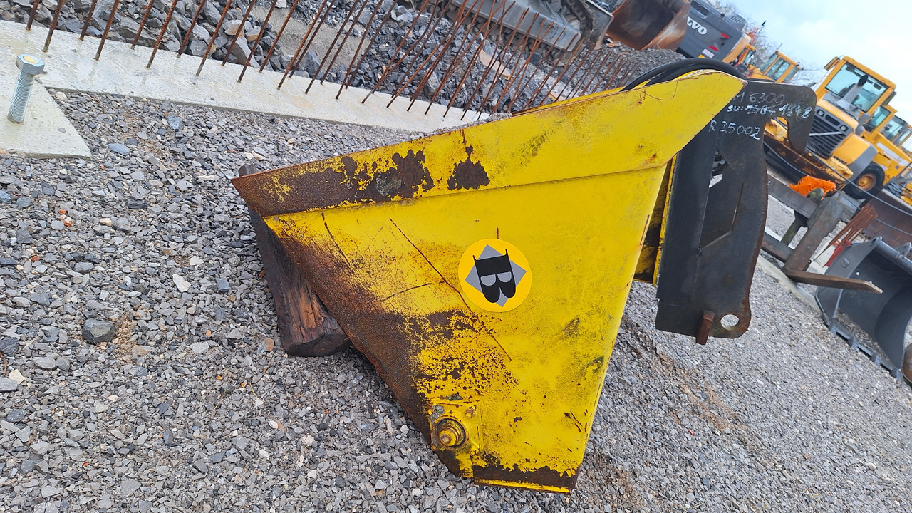 Embankment grading bucket 2500 mm for 12-15 ton excavators - Godet pour Pelle: photos 4 Embankment grading bucket 2500 mm for 12-15 ton excavators - Godet pour Pelle: photos 4