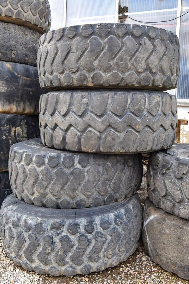 Michelin 23.5R25 - Pneu pour Chargeuse sur pneus: photos 2 Michelin 23.5R25 - Pneu pour Chargeuse sur pneus: photos 2