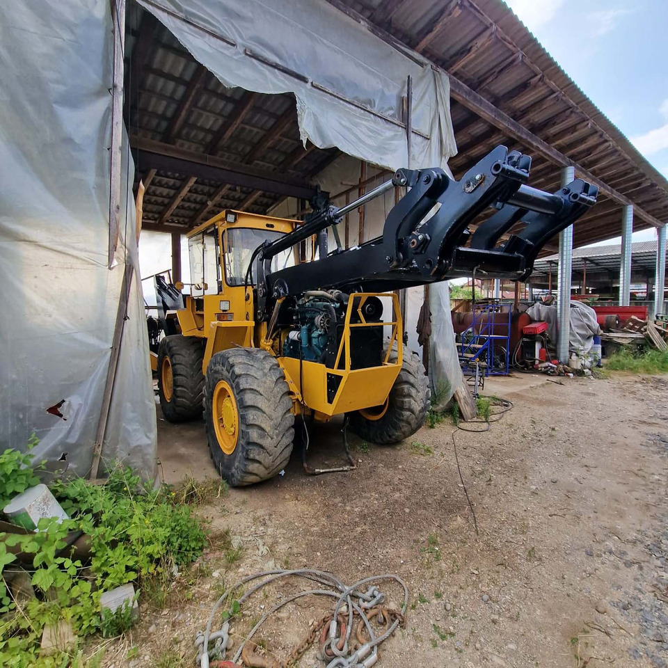 VOLVO BM6300 - Tractopelle: photos 3 VOLVO BM6300 - Tractopelle: photos 3