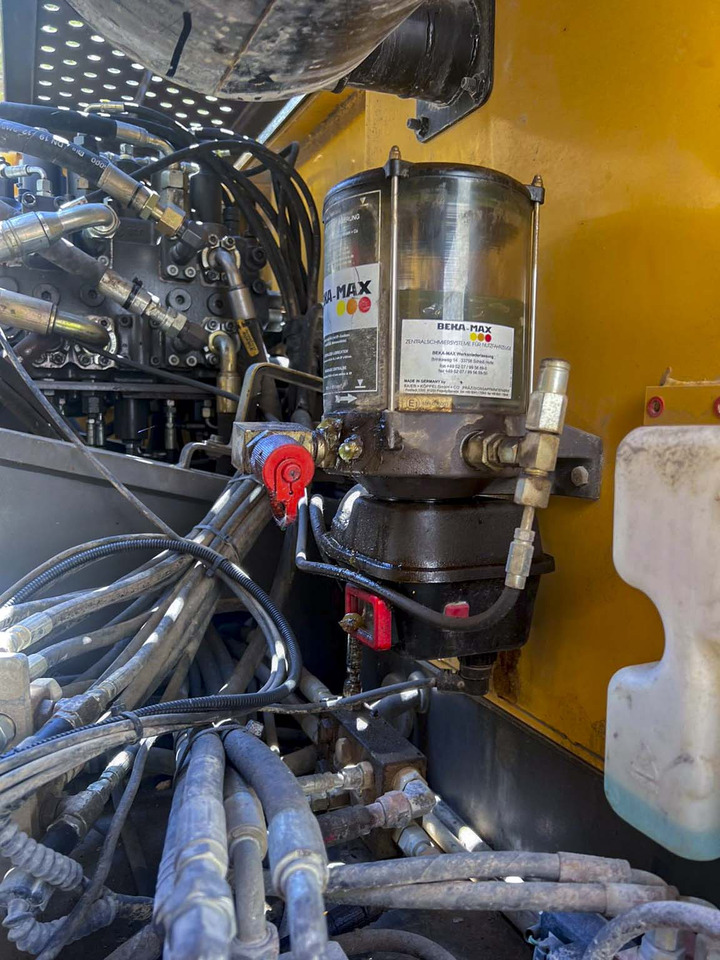 Pelle sur chenille VOLVO EC220D: photos 10