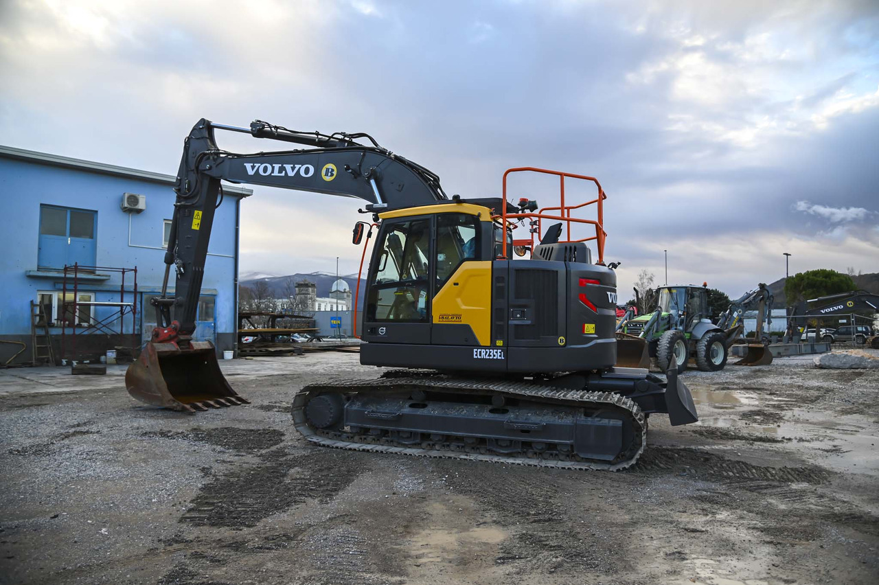 VOLVO ECR235EL - Pelle sur chenille: photos 3 VOLVO ECR235EL - Pelle sur chenille: photos 3