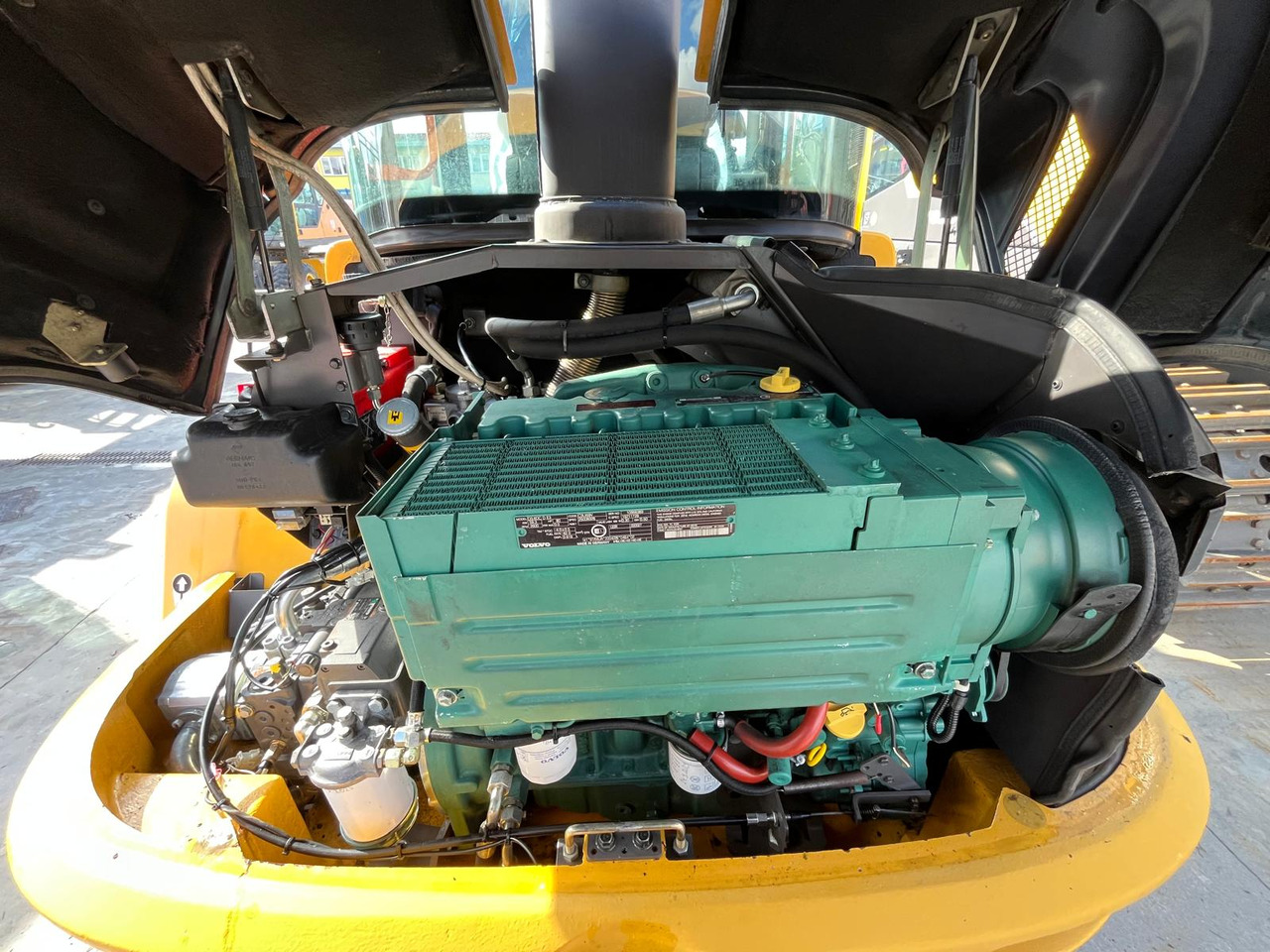 Chargeuse sur pneus VOLVO L35B: photos 12 Chargeuse sur pneus VOLVO L35B: photos 12