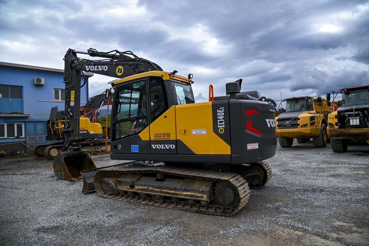 Volvo EC140E - Pelle sur chenille: photos 3 Volvo EC140E - Pelle sur chenille: photos 3