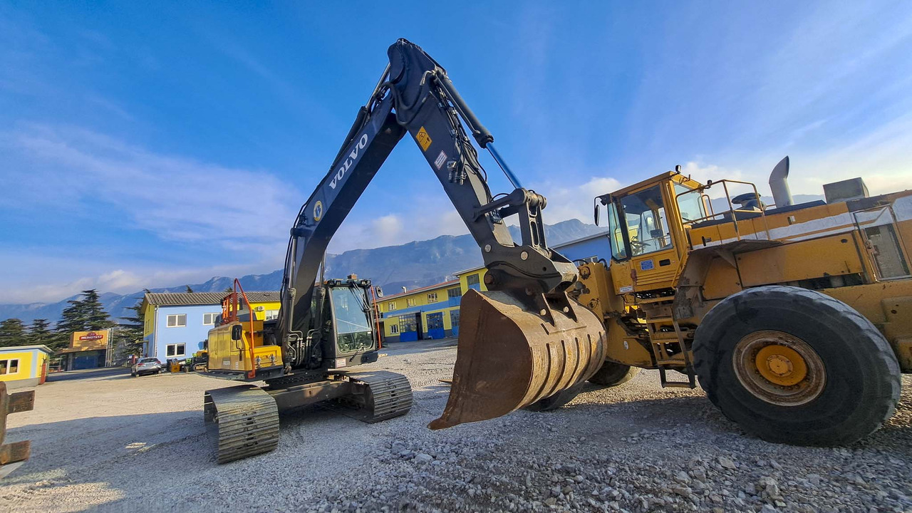Volvo EC220EL - Pelle sur chenille: photos 3 Volvo EC220EL - Pelle sur chenille: photos 3
