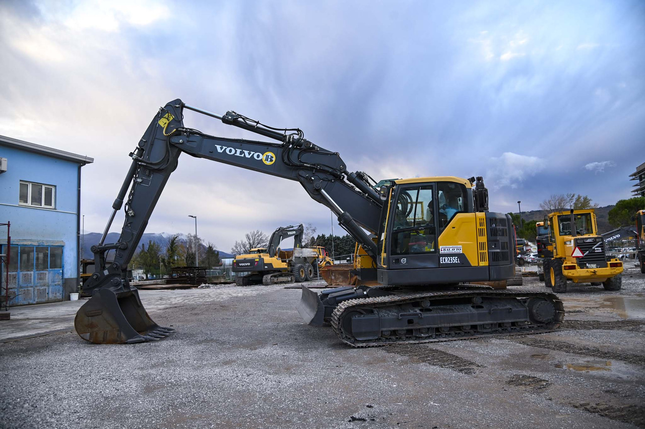 Volvo ECR235EL - Pelle sur chenille: photos 3 Volvo ECR235EL - Pelle sur chenille: photos 3