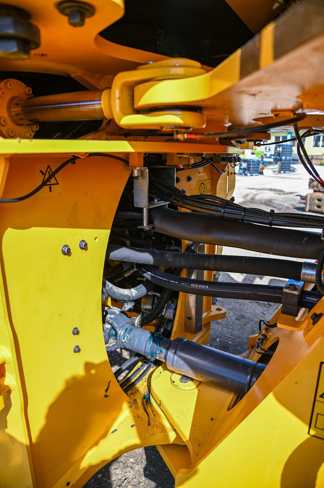 Chargeuse sur pneus Volvo L180H: photos 35