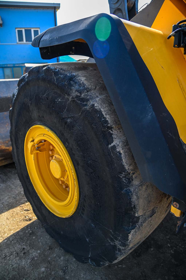 Chargeuse sur pneus Volvo L180H: photos 29