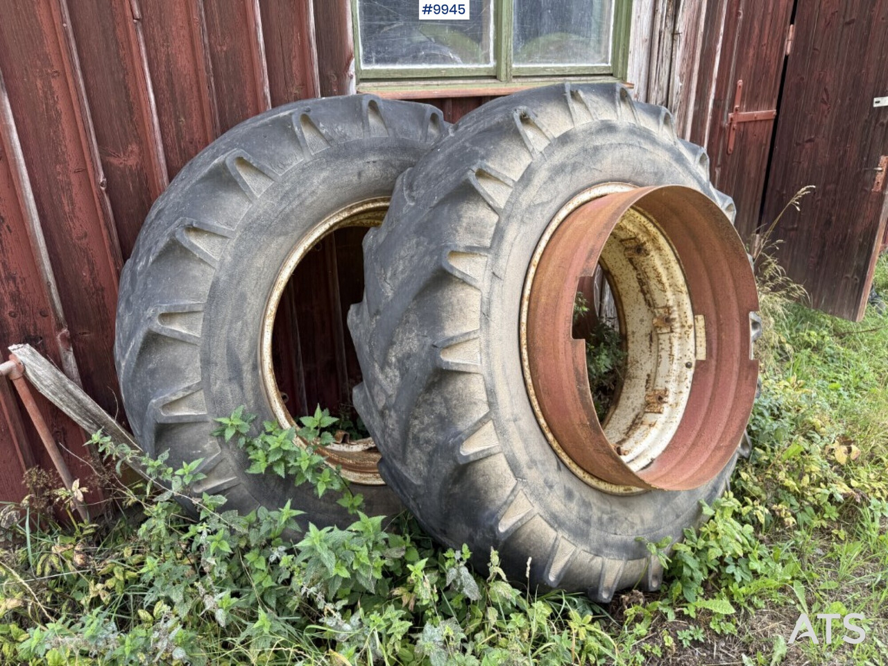 2 tractor tires with rims and rings - Roue complète pour Tracteur agricole: photos 1 2 tractor tires with rims and rings - Roue complète pour Tracteur agricole: photos 1