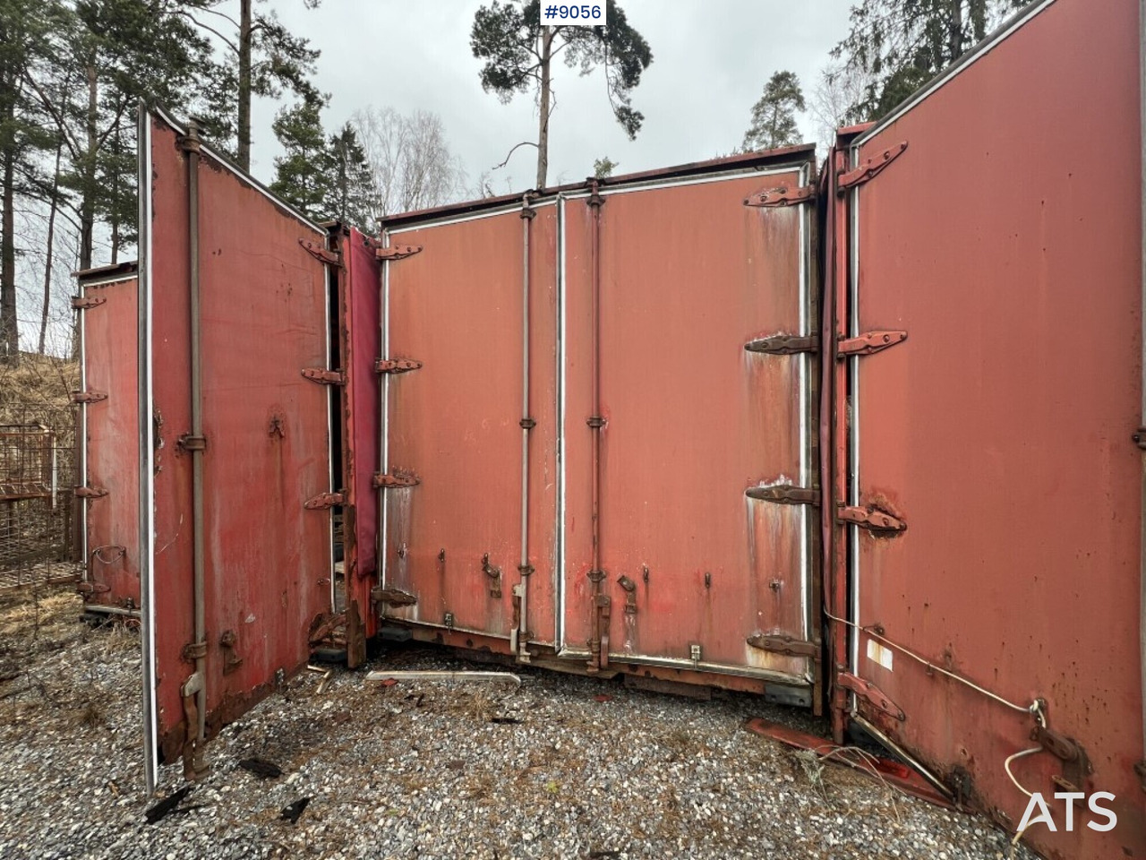 3 Older Containers with chapels - Conteneur comme habitat: photos 1 3 Older Containers with chapels - Conteneur comme habitat: photos 1