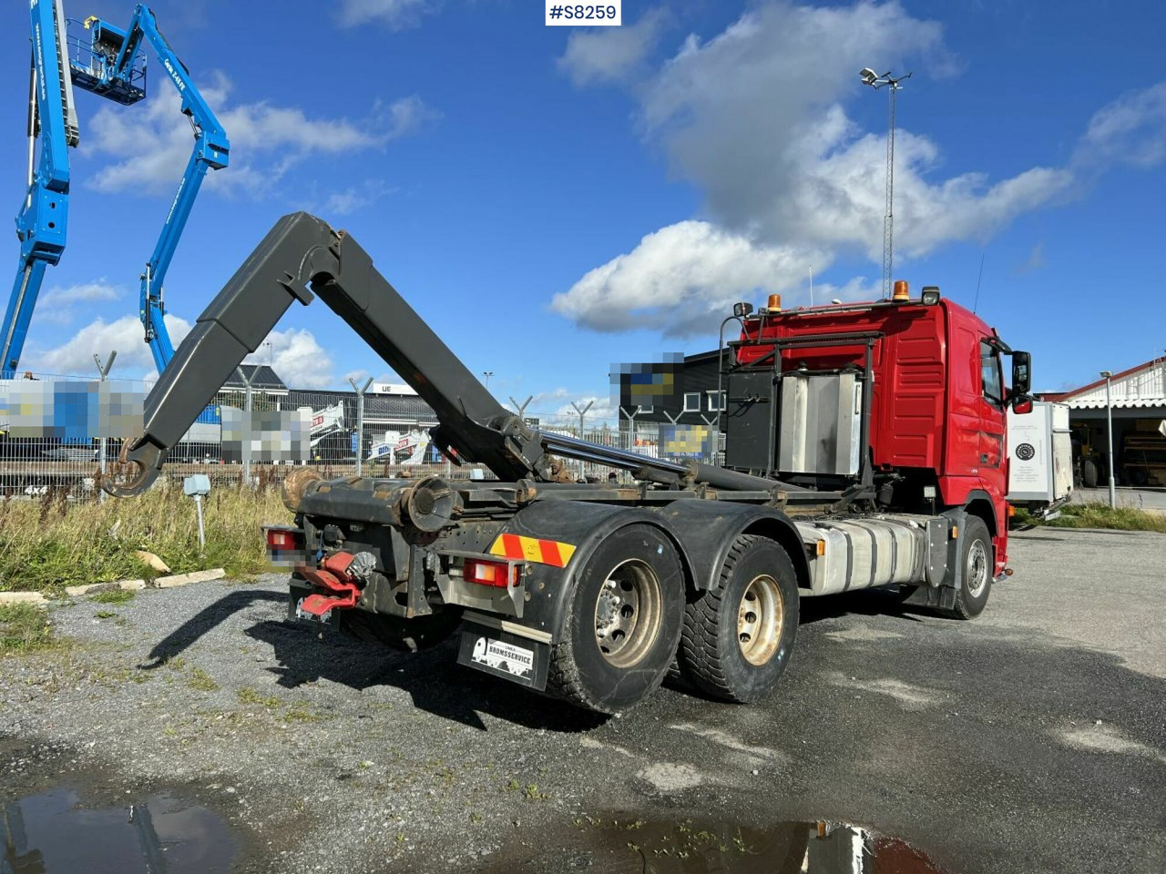 Volvo FH 480 Hook Truck with Zetterbergs flatbed, see video - Autre matériel: photos 4 Volvo FH 480 Hook Truck with Zetterbergs flatbed, see video - Autre matériel: photos 4