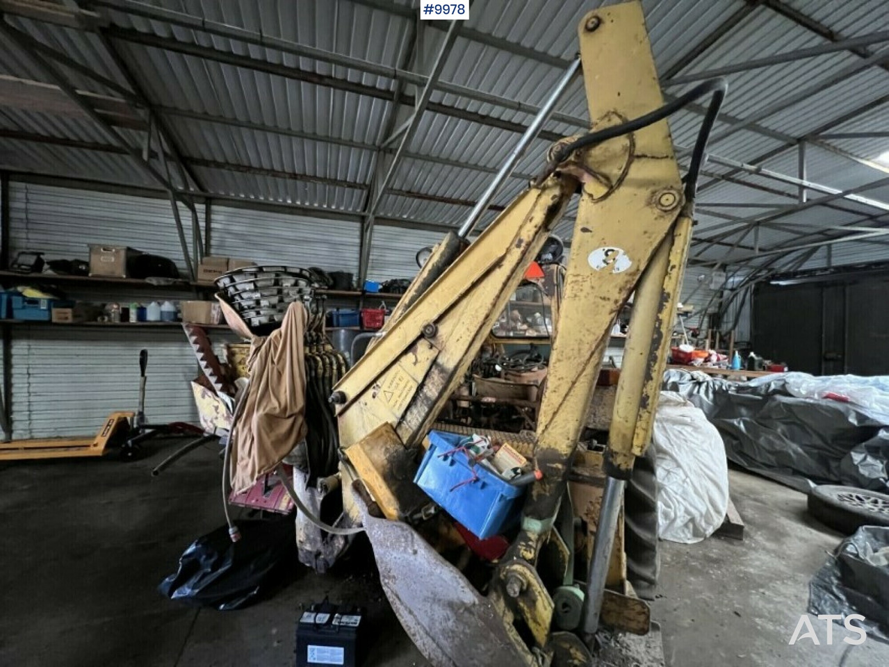 Backhoe loader- MASSEY-FERGUSON 203 - Tracteur agricole: photos 5 Backhoe loader- MASSEY-FERGUSON 203 - Tracteur agricole: photos 5