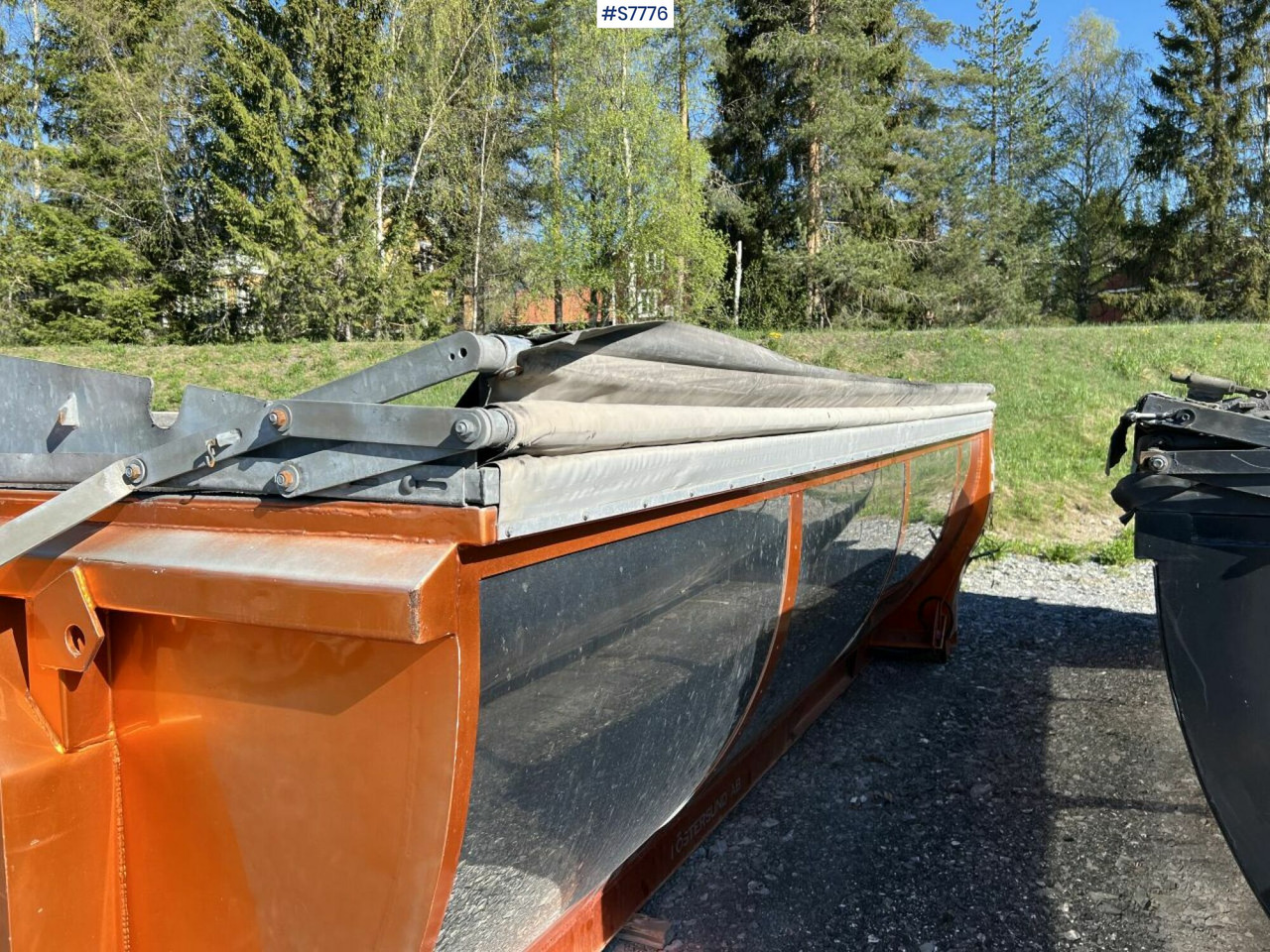 Balticum Frinab LV-13,5 Asphalt flatbed - Benne ampliroll: photos 4 Balticum Frinab LV-13,5 Asphalt flatbed - Benne ampliroll: photos 4