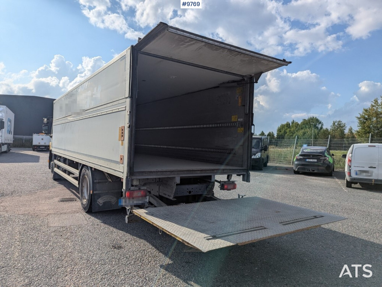 Box Truck Volvo FE 4X2 with tail lift, height adjustable box - Camion fourgon: photos 4 Box Truck Volvo FE 4X2 with tail lift, height adjustable box - Camion fourgon: photos 4