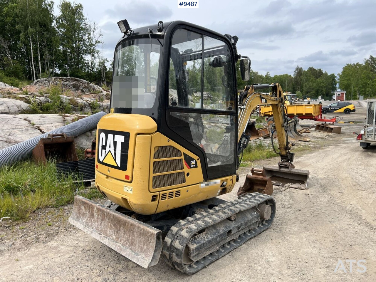 CAT 302,4D Mini excavator with attachments - Mini pelle: photos 3 CAT 302,4D Mini excavator with attachments - Mini pelle: photos 3