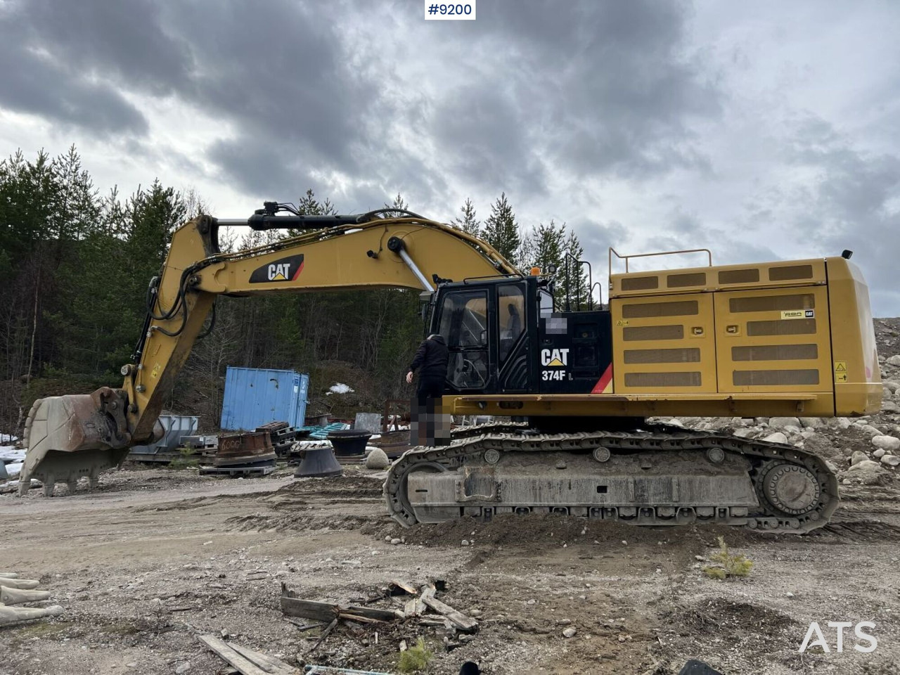 CAT 374 FL crawler excavator with bucket (VIDEO) - Pelle: photos 1 CAT 374 FL crawler excavator with bucket (VIDEO) - Pelle: photos 1