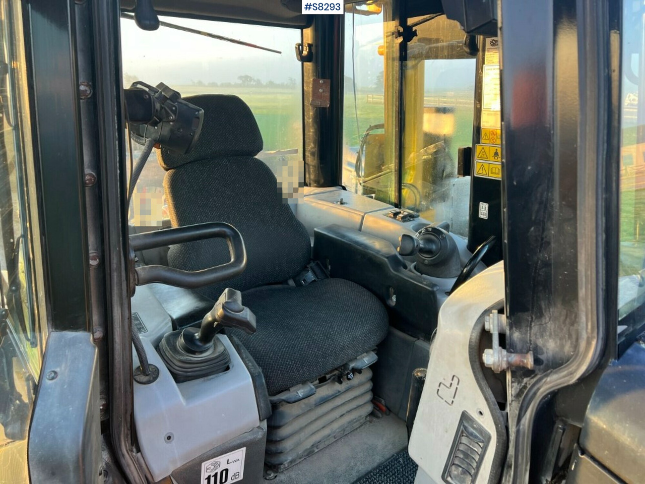 CAT CRAWLER DOZER D6N LGP with Icon gps80 Leica digging system (SEE VIDEO) - Bulldozer: photos 4 CAT CRAWLER DOZER D6N LGP with Icon gps80 Leica digging system (SEE VIDEO) - Bulldozer: photos 4