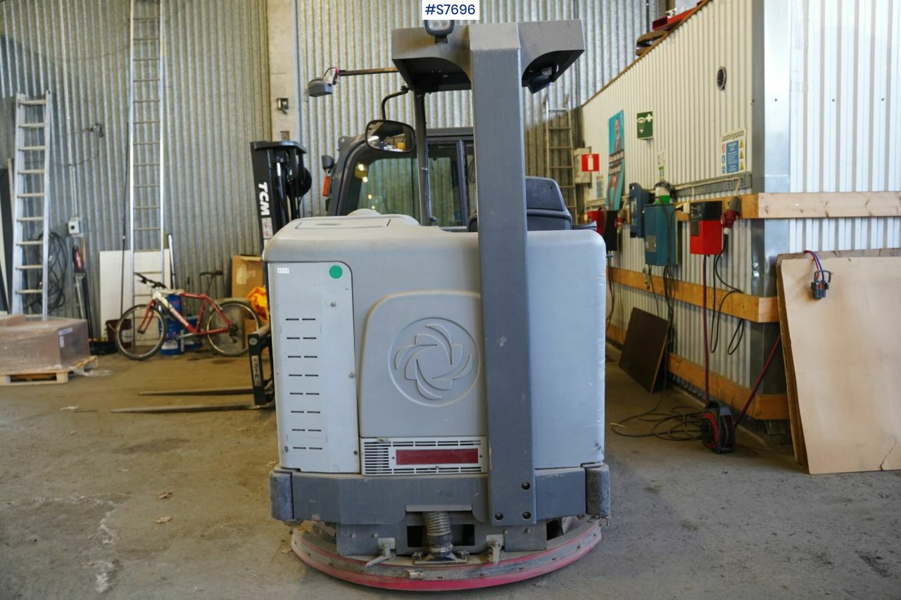 Balayeuse de voirie Cleaning machine Nilfisk CR1200 rep.object: photos 7