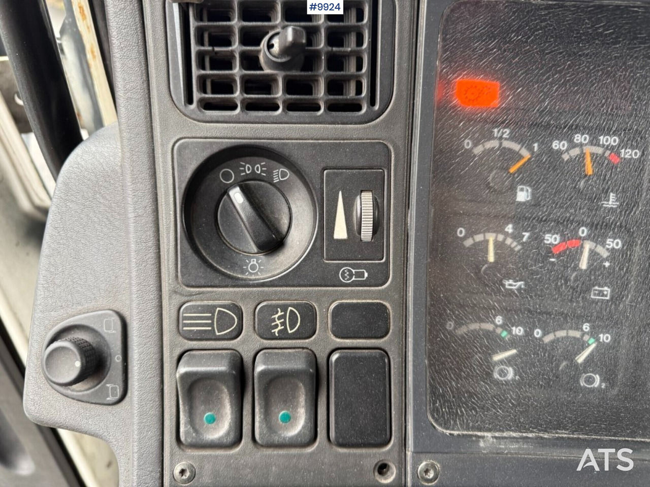 Dry vacuum loader Scania R114 8x4 - crédit-bail Dry vacuum loader Scania R114 8x4: photos 18