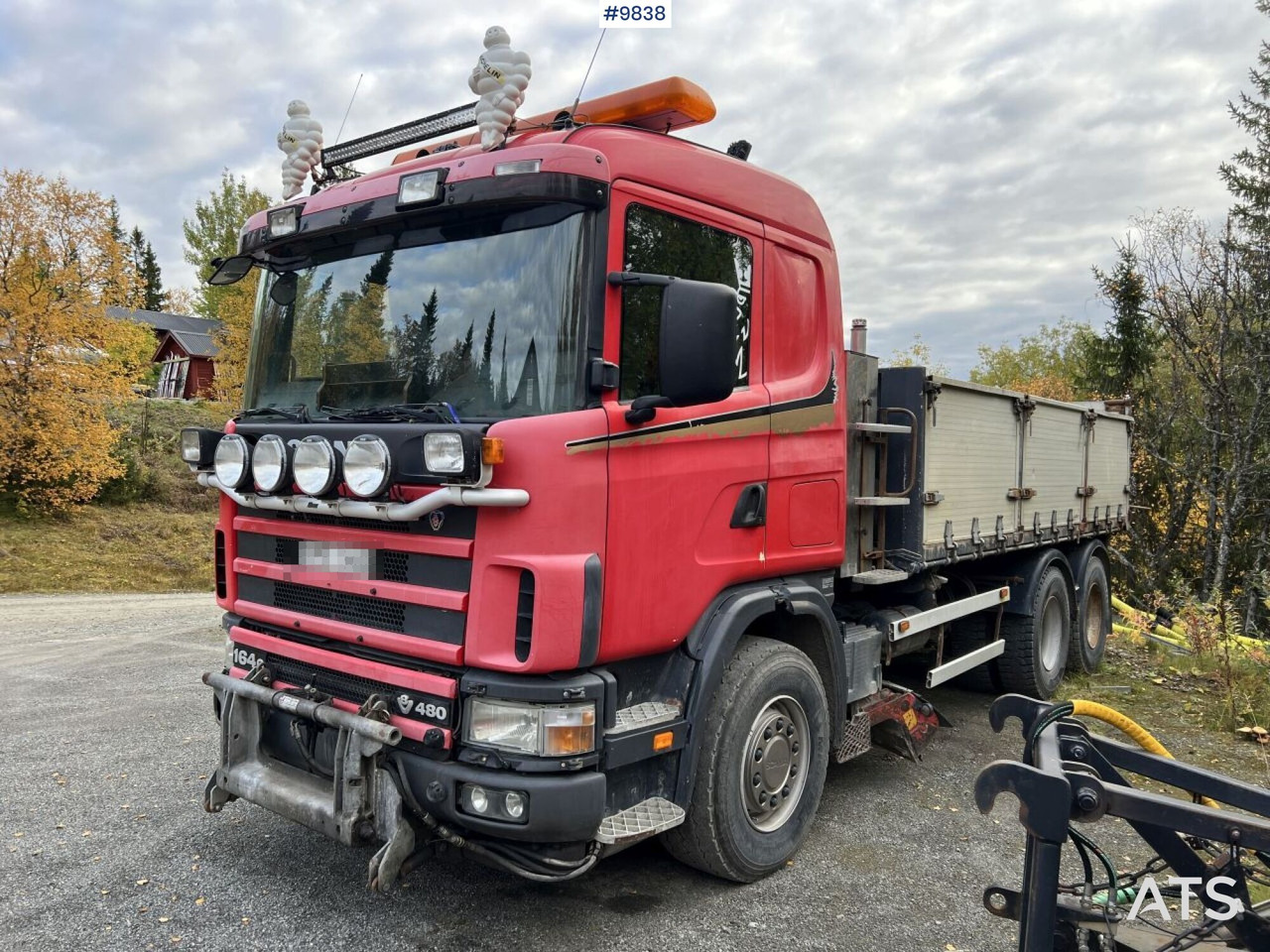 Dump Truck Scania R164 with plow equipment and underbite - Camion benne: photos 1 Dump Truck Scania R164 with plow equipment and underbite - Camion benne: photos 1