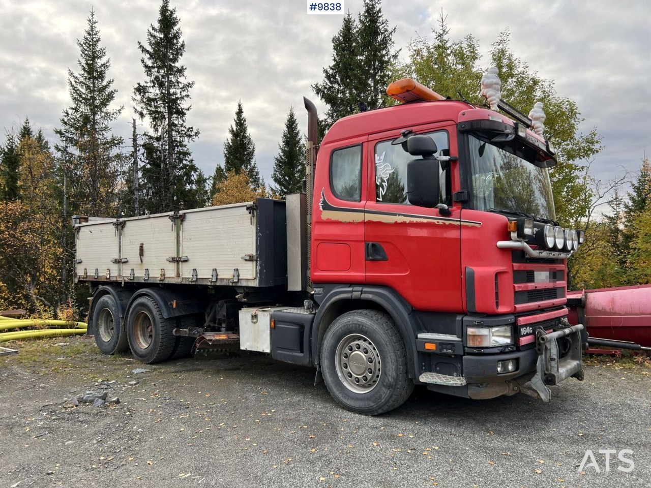 Dump Truck Scania R164 with plow equipment and underbite - Camion benne: photos 2 Dump Truck Scania R164 with plow equipment and underbite - Camion benne: photos 2