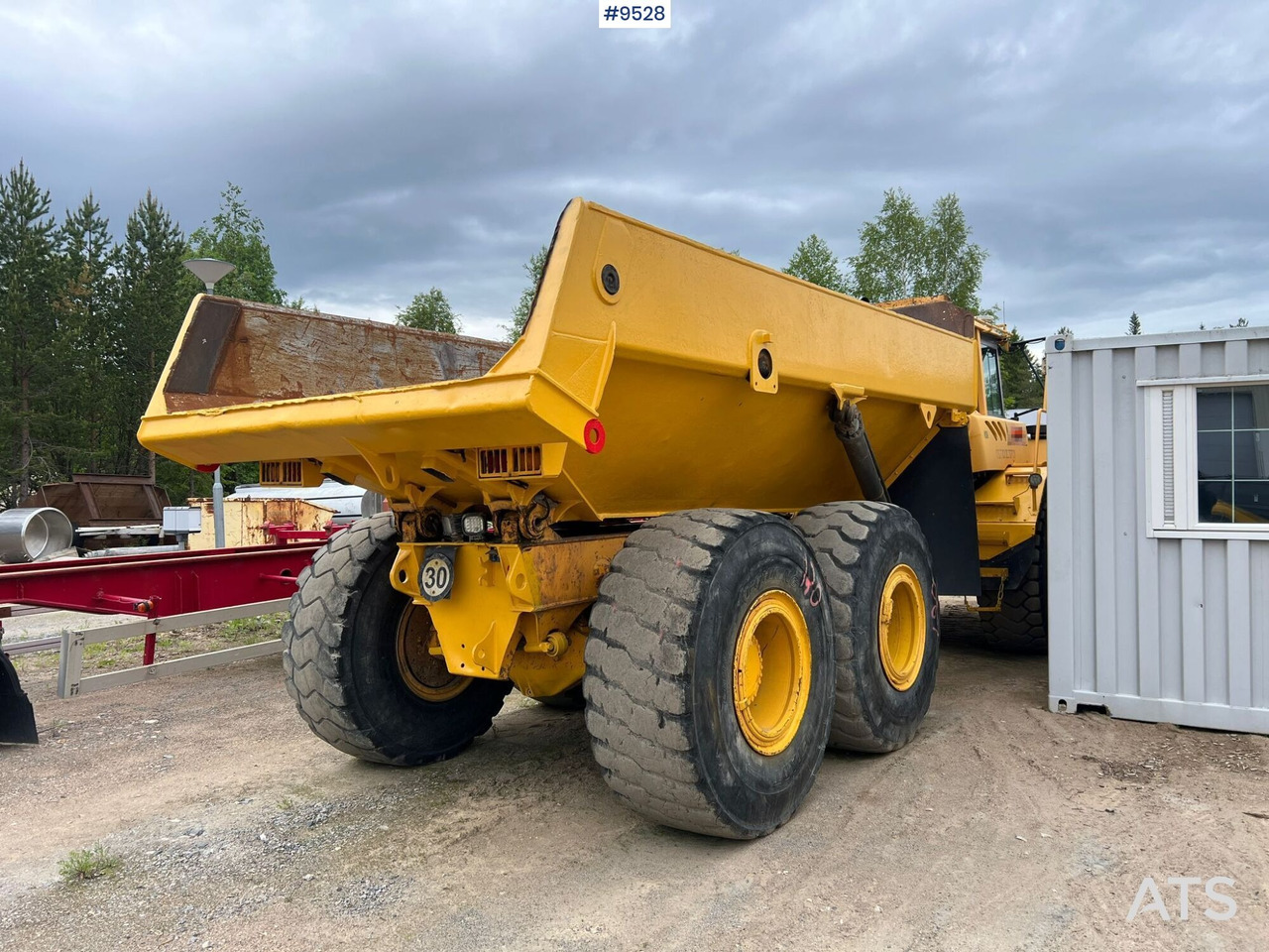 Dumper Volvo A25D 6X6 (SEE VIDEO) - Tombereau articulé: photos 4 Dumper Volvo A25D 6X6 (SEE VIDEO) - Tombereau articulé: photos 4