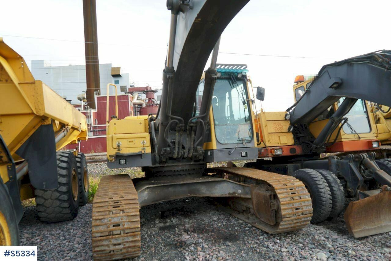 EXCAVATOR Volvo EC360 BLC WITH BUCKET - Pelle: photos 2 EXCAVATOR Volvo EC360 BLC WITH BUCKET - Pelle: photos 2