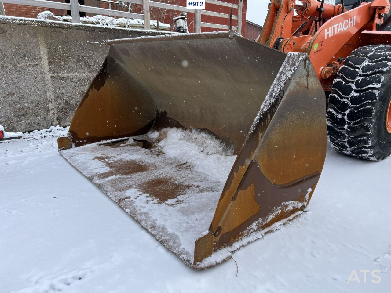 Hitachi ZW 330-5B Wheel loader with bucket (VIDEO) - Chargeuse sur pneus: photos 5 Hitachi ZW 330-5B Wheel loader with bucket (VIDEO) - Chargeuse sur pneus: photos 5